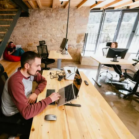 Islow Coliving Bed & Breakfast Laxe